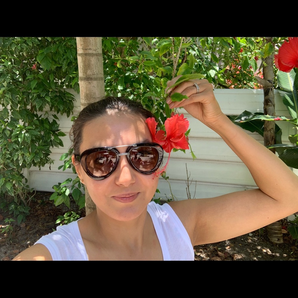 Meet your Posher, Minura